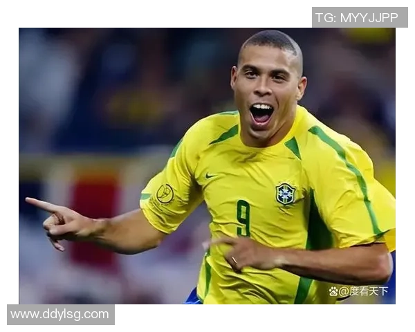 世界足坛最矮球星:突破身高限制的传奇足迹与非凡成就 世界足坛最矮球星:突破身高限制的传奇足迹与非凡成就