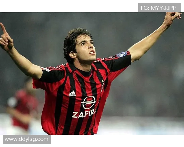 卡卡展现足球魅力时刻 笑容灿烂热血依旧的可爱球星风采