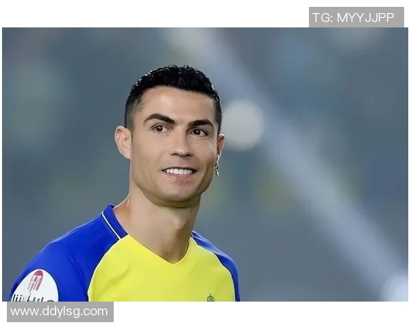 足球巨星便服日常穿搭，领略场外魅力与个性风采